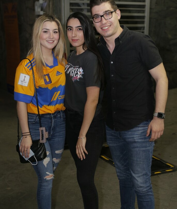 Melenie Carmona, Evelyn Villarreal y David Cantú. FOTO: DANIEL SALDÍVAR