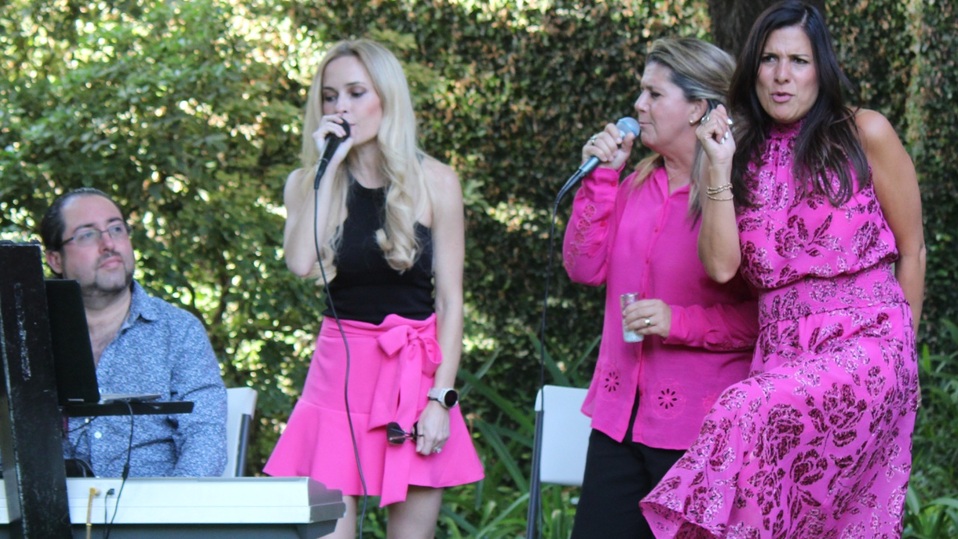 La festejada cantó y bailó junto a sus amigas / Foto: Verónica Garza