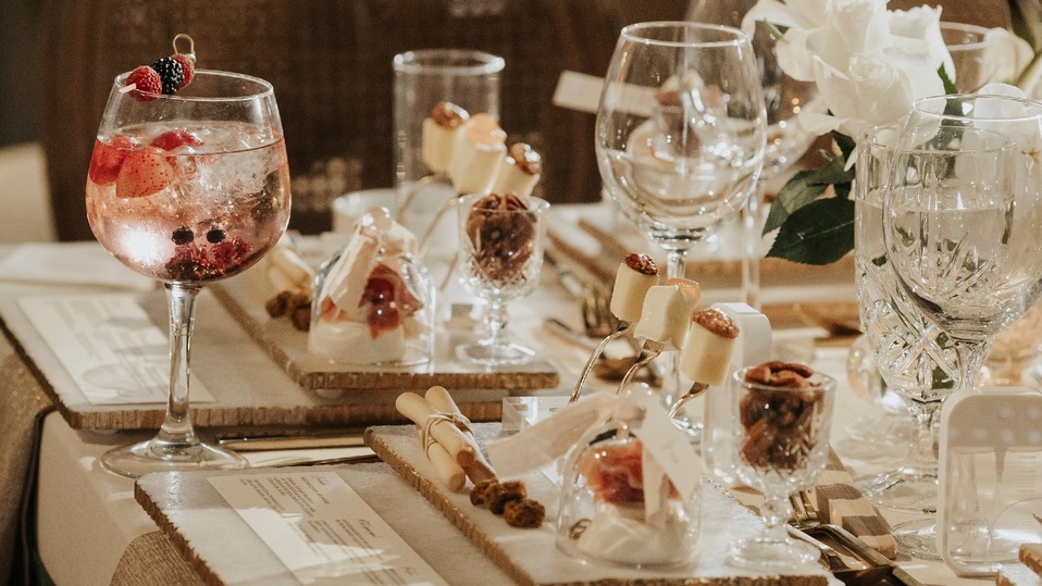 Variedad de bebidas y postres se sirvieron en el evento / Foto: Paola Tassinari Photography