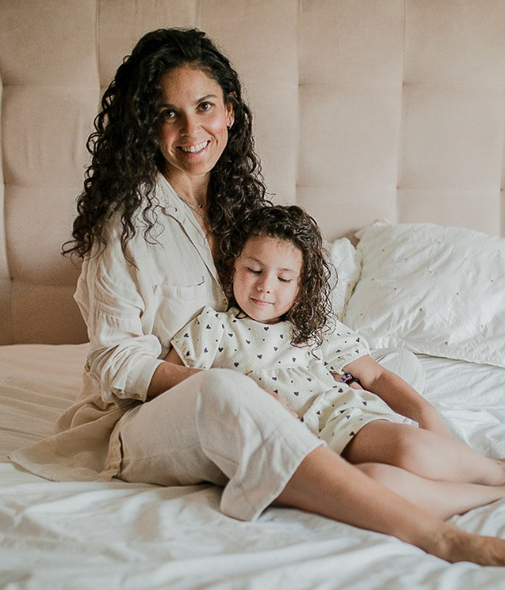 Ana Luisa de la Torre y su pequeña hija Mila. Foto: Ana Luisa de la Torre