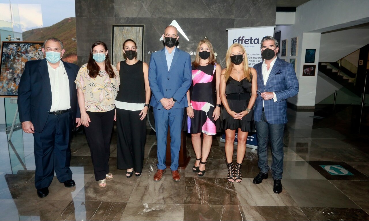 Óscar Martínez, Narcedalia Lozano, Ana Nora Peters, Miguel Treviño, Elvia Tamez, Teté García Luna de Barrera y Ramiro Barrera / Foto: Omar Valdez