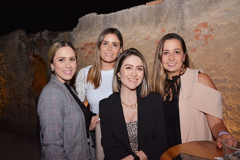 Fernanda Inzunza, Jassiva Muñoz, Daniela Rodríguez y Karina Arteaga