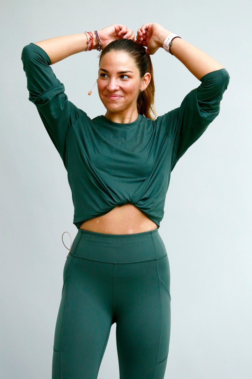 Vivi Muñoz acompañó a Jo Canales durante la clase.  FOTO: OMAR VALDEZ