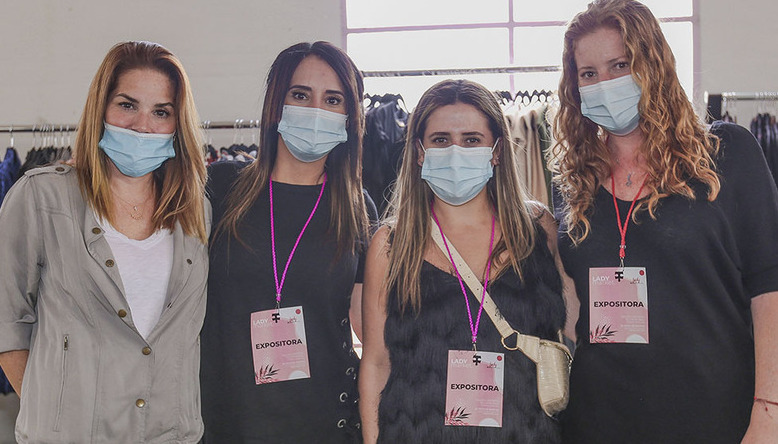 ARIANA GONZÁLEZ, PALOMA QUIROZ, FERNANDA QUIROZ Y FERNANDA CANALES