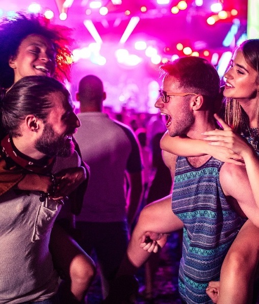 Medidas de prevención para asistir a un concierto en la nueva normalidad. (Imagen: Shutterstock).