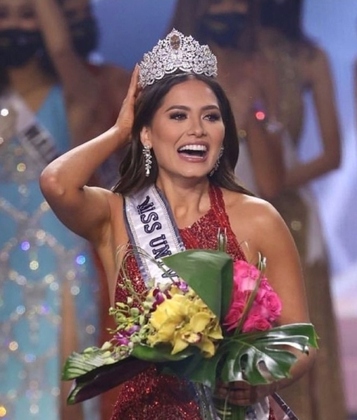 Andrea Meza y el vestido rojo mexicano con el que ganó Miss Universo (Foto: Instagram)