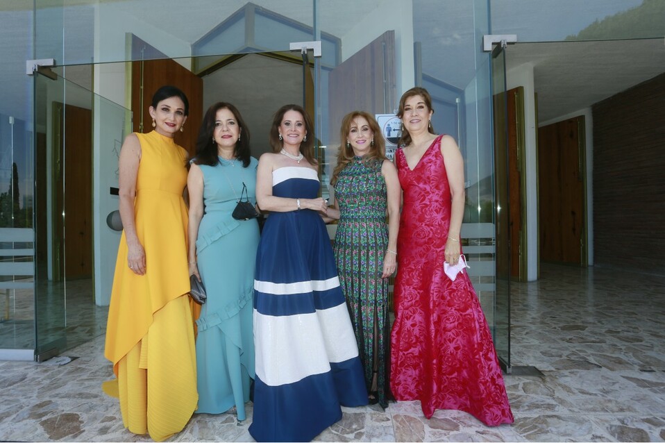 Beatriz de Garza, Sonia Ballesteros de Menchaca, Lorena Ballesteros, Ivonne González de Berlanga y Dulce de Cantú. FOTO: STAFF CHIC