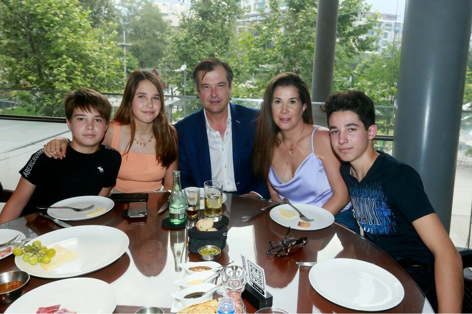 Mariano Rodríguez, Constanza Rodríguez, Christian Rodríguez, Érika Hernández de Rodríguez y Mateo Hernández. FOTO: STAFF CHIC