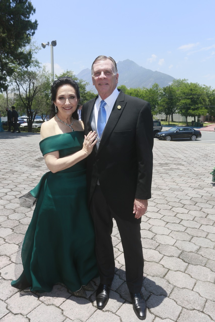 Los papás del novio, Adriana Fernández de Rubio y Felipe Rubio. FOTO: STAFF CHIC