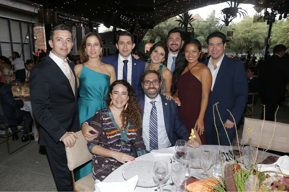 Rogelio de los Santos, Montserrat de de los Santos, Ariana Gómez, Diego Serebrisky, Christian Aguirre, Rosalía Arawen, Enzo Cavalie,  Andrea Luna y Jo