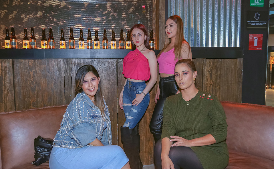 ALE URAGA, PAOLA DALAY, GORETTI MEJIA Y MARU MINGUEZ