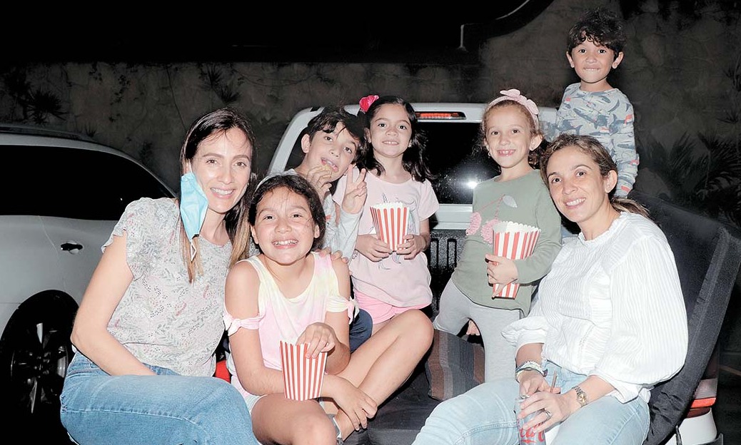 Alondra González, Julia Mora, Edgar Miguel, Paula Mora, Luisa Miguel, Leo Miguel y Luisa de Miguel / Fotos: Dennis Hernández