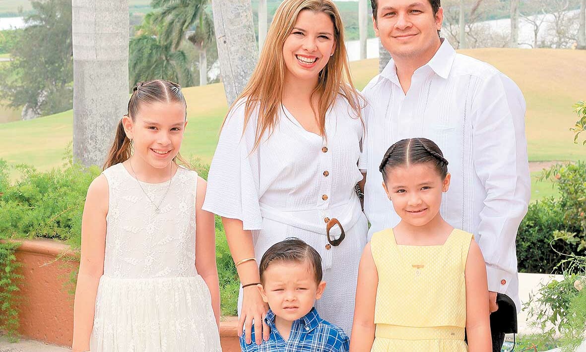 Isabella Elizondo, Mariana Elizondo, Ricardo Elizondo, Sofía Elizondo y Ricardo Elizondo / Fotos: José Chang
