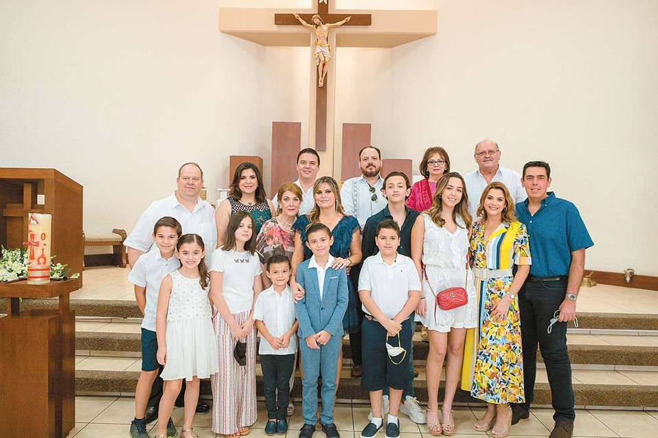 Juan Miguel rodeado de su familia / Fotos: Rubén Hernández