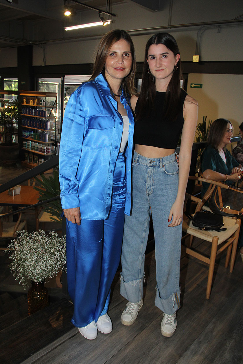 Piedad Antonio y Constanza Fernández