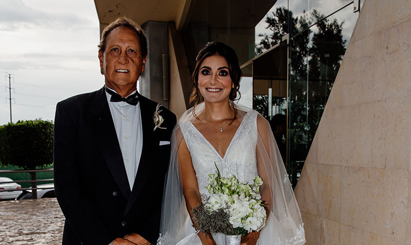 EL PAPÁ DE LA NOVIA, JOSÉ EDUARDO ORTIZ Y JESSICA ORTIZ