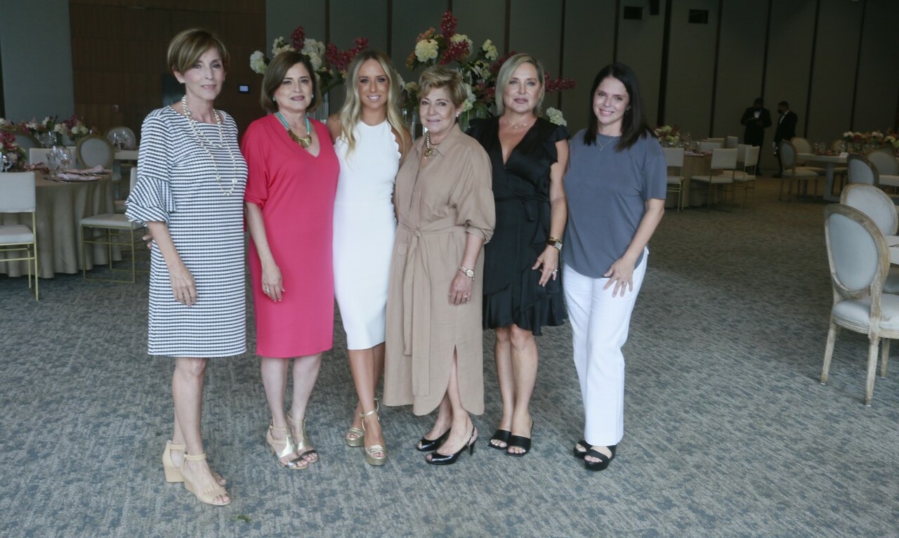 Kily Cárdenas, Eva Cárdenas, Bibi Cárdenas, Pilar Cárdenas, Rocío Cárdenas y Marcela Cárdenas / Foto: Omar Valdez