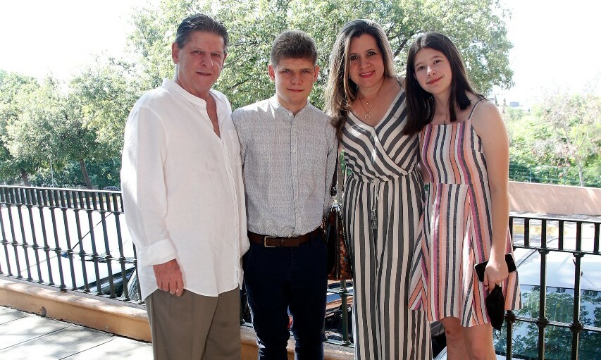 Luis Noveau, Luis Noveau, Yolanda de Noveau y Bárbara Noveau / Foto: Antonio Mireles