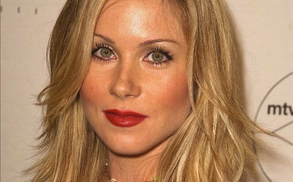 Christina Applegate / Twitter