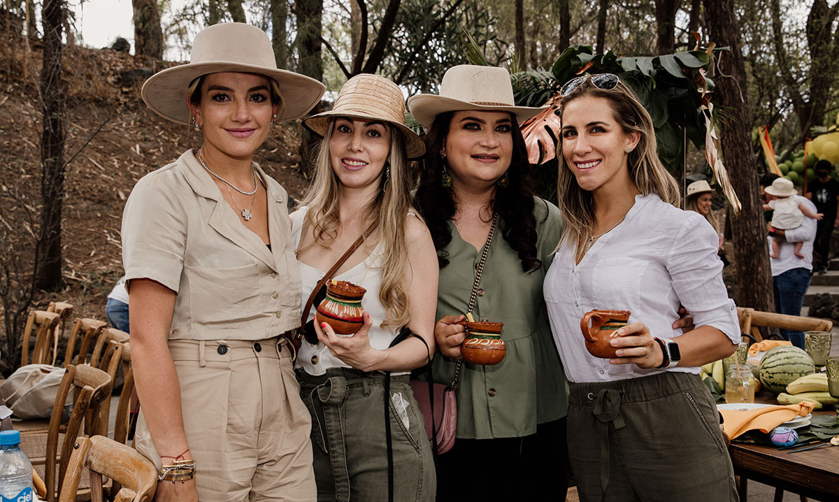 ANA VICTORIA CÁNOVAS, ALEJANDRA GALVÁN, GABRIELA CASAS Y LIGIA PAYÁN