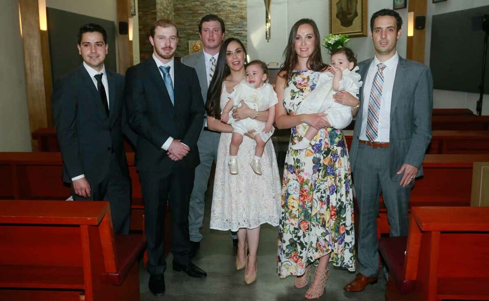 Los Gemelos Martínez acompañada por sus papás y padrinos / Fotos: Omar Valdez