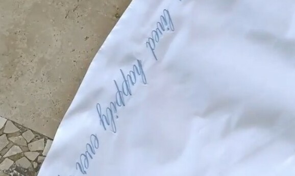 La cauda  de casi dos metros fue personalizada con la insignia And they lived happily ever after. FOTO: CORTESÍA