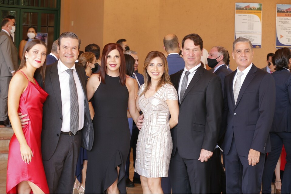 Ana Valeria Lozano, José Andrés Lozano, Ana de Lozano, Cristina de Vega, Hernán Vega y Juventino Villarreal. FOTO: DANIEL SALDÍVAR