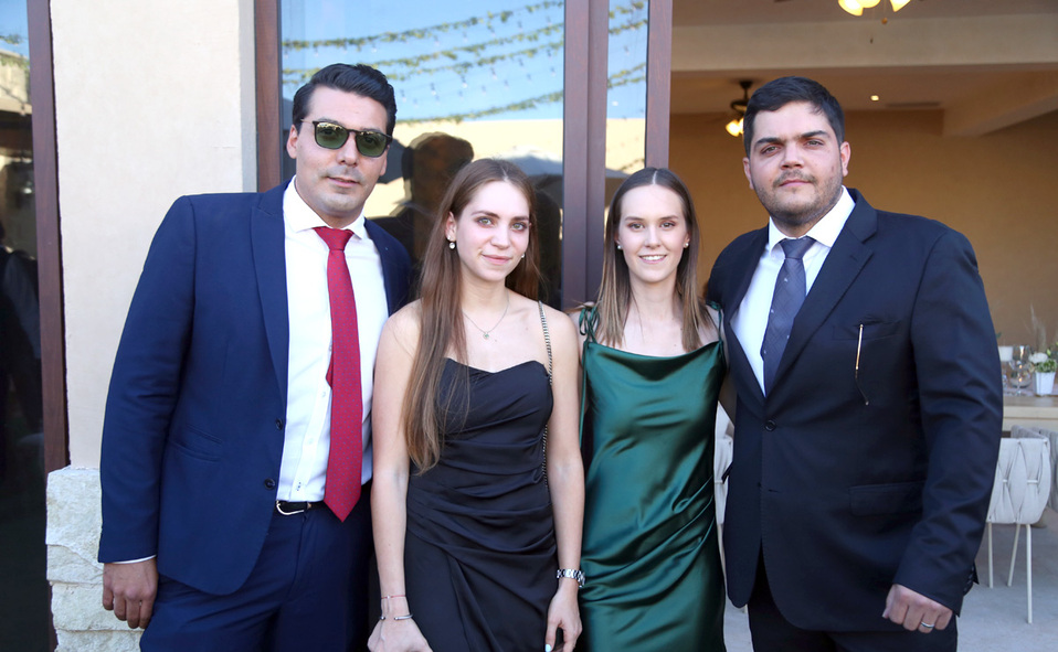Carlos, Ana Paola, Regina y Fernando
