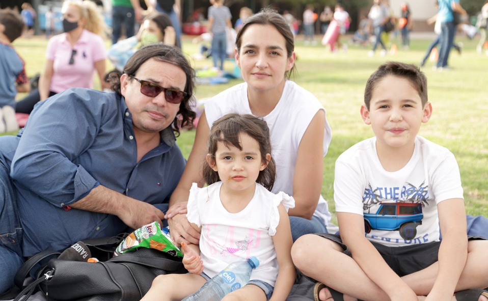 José Antonio, Cecilia, Luciana y José Antonio