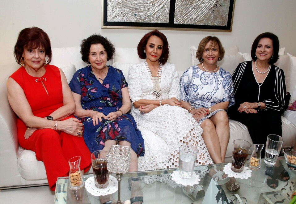 María Luisa Martínez de Arreola, Mague Vivanco Loza, Cristina de Rodríguez, María Noyola Tandredi Zertuche y Nina Gutiérrez. FOTO: ANTONIO MIRELES