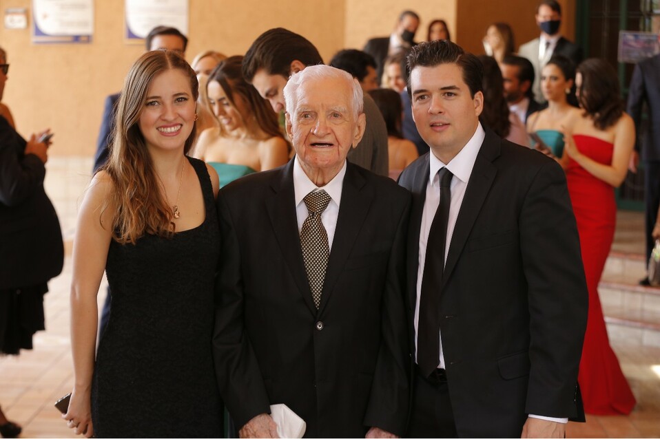 Michelle Paláu de Corona, Félix Cavazos y Helio Corona. FOTO: DANIEL SALDÍVAR