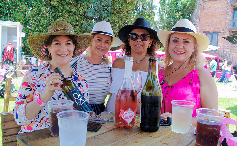 ANA LILIA ÁLVAREZ, MARU CACHO, ISABEL DE HAAS Y LETY MENDIZABAL