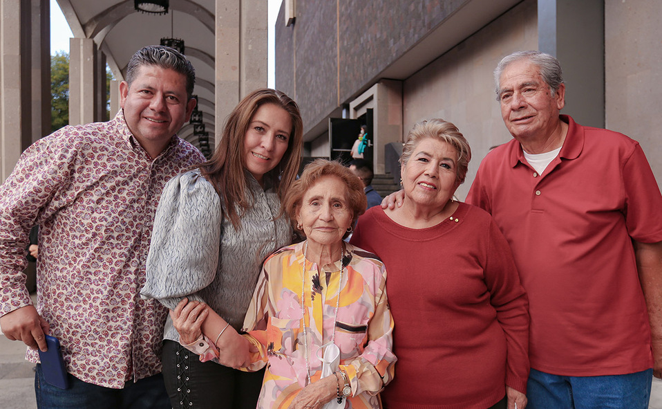 GERARDO LÓPEZ, MARICARMEN GÓMEZ, GLORIA MORA, LOYDA TORRES E HILARIO LÓPEZ