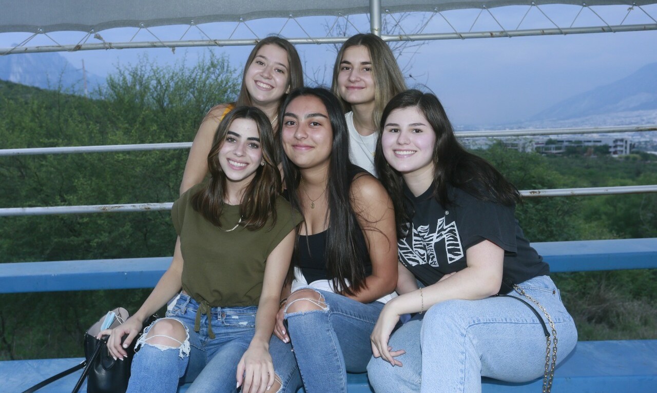 Daniela Charur, Ivanna Jadra, Gloria González, Paula Garza y Maru Lozano / Foto: Omar Valdez