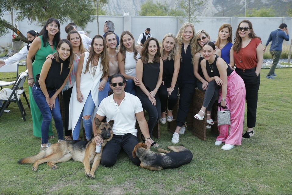 1 Cristina Elizondo, Bertha Cantú, Fernanda García de Elizondo, Maria Lopez de Milmo, Lucía Valdés, Suzette Assad, Sandra Guzman. FOTO: DANIEL SALDÍVA