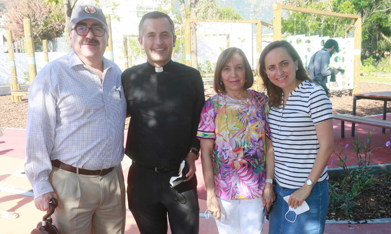 Benjamín Clariond, Benjamín Clariond, Luly Domene de Clariond y Luly Clariond / Foto: Staff Chic