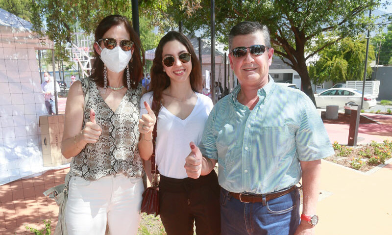 Pilar Elizondo, Maiana Chapa y Luis Alberto Chapa / Fotos: Staff Chic