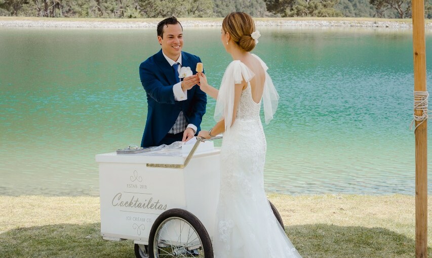 Andrea Romero y Mauricio González en su sesión de fotos / Foto: Meraki Weddings