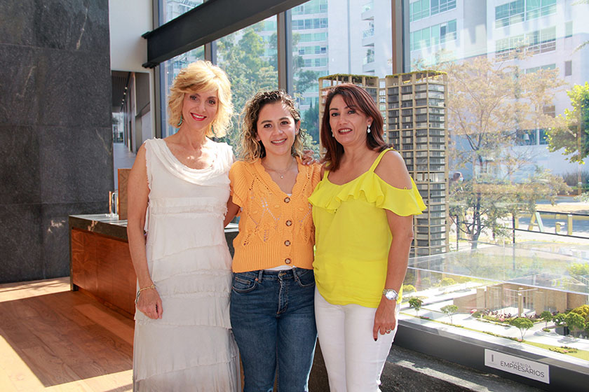 Gladys Issa, Lizeth González y Cecilia Flores