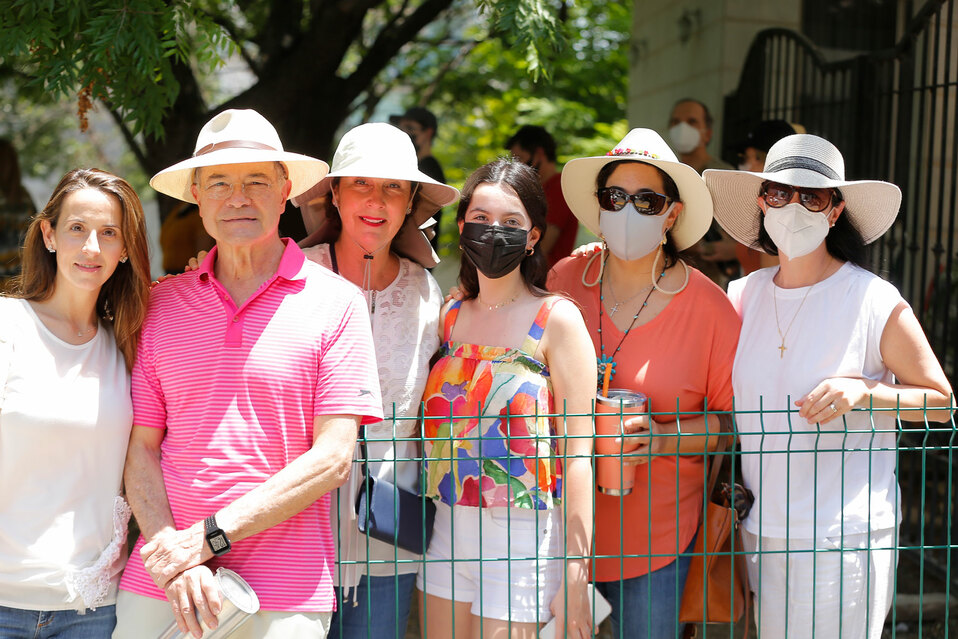 Jimena Páez, Alejandro Páez, Fernanda Páez, Teresa Páez, Paulina Ortiz y Teresa Garza de Páez / Fotos: Staff Chic