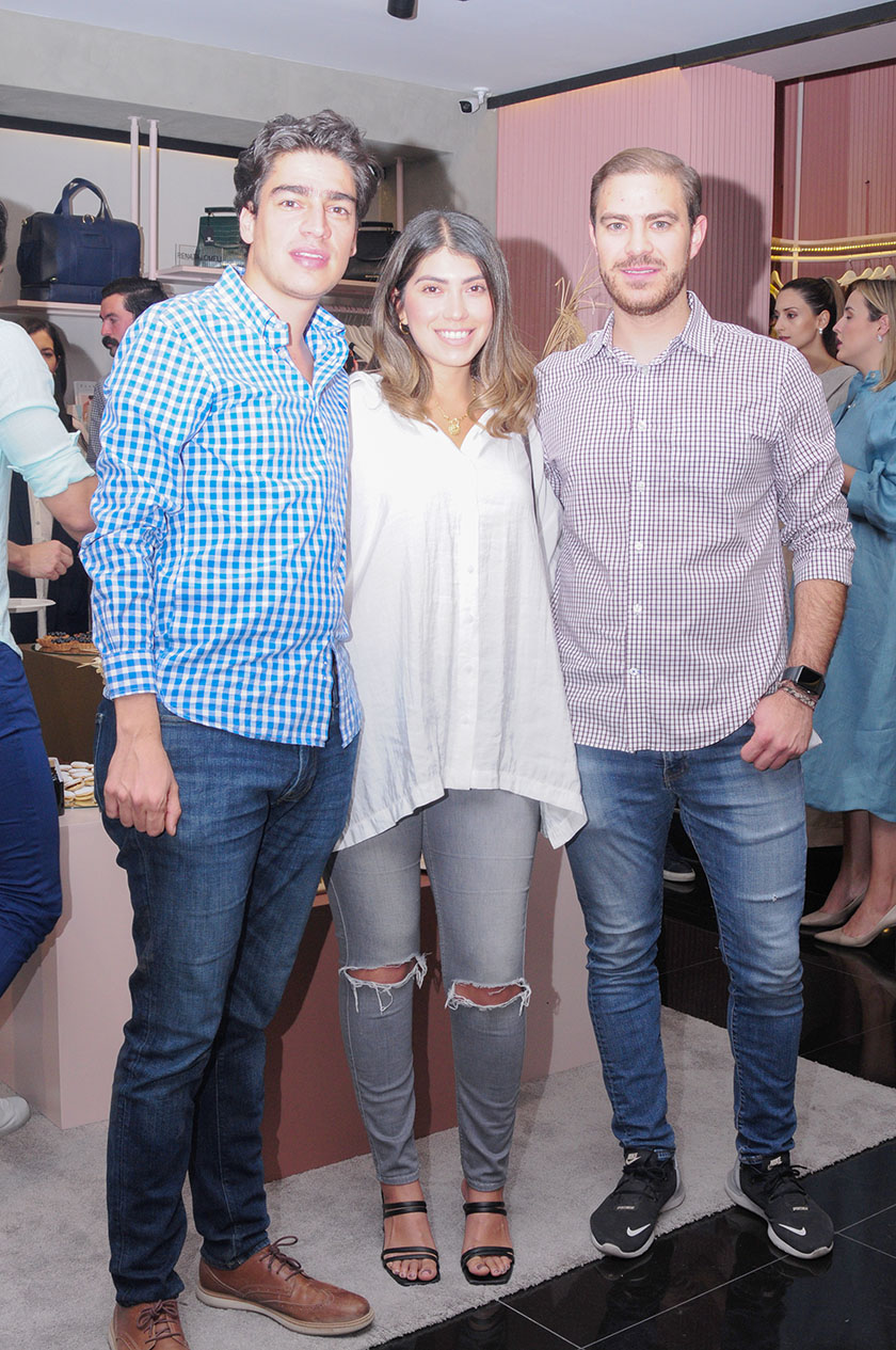 Pepe López de Lara, Karen Dávila y Gabriel Hernández