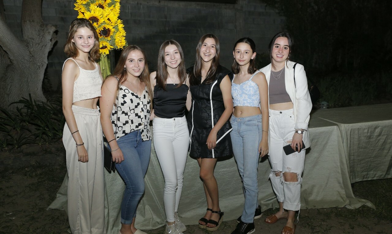 Mariana Ortiz, Claudia Guzmán, Lorena Ortiz, Jacinta López, Eugenia Ortiz y Ana Préstamo / Foto: Daniel Saldívar