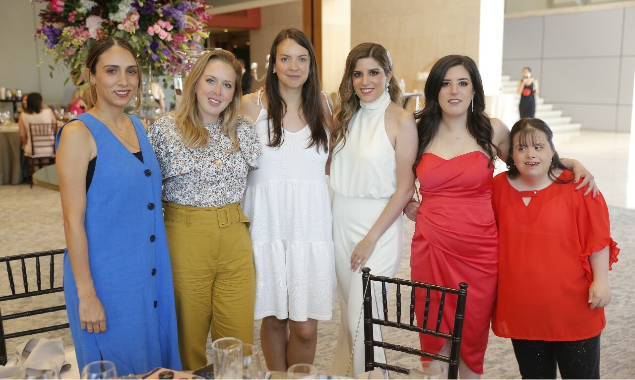 Carolina Medrano, Paulina Santos de Gracia, Daniela Santos, Alejandra Garza,  Andrea Garza y Maye Garza / Foto: Daniel Saldívar