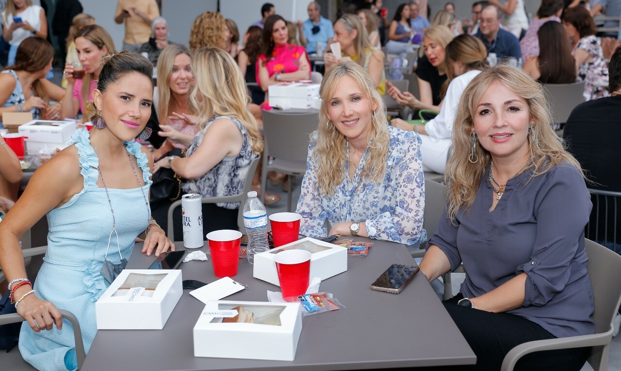 Olaya Guajardo de Cázares, Lorena Gutiérrez de Garza y Katia Garza / Foto: Daniel Saldívar
