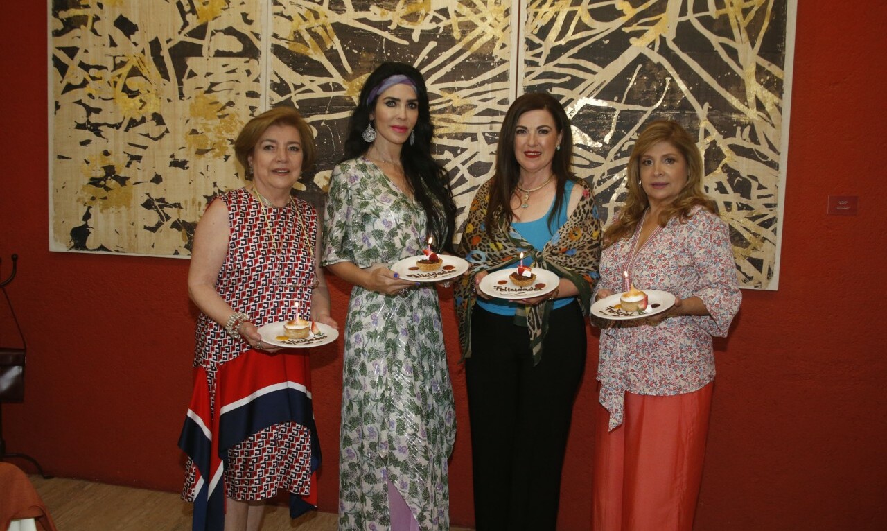Tina de Doehner, Martha Martínez de Ruiz, Marlene Dávila de Rodríguez y Claudia Chávez de García  / Foto: Antonio Mireles