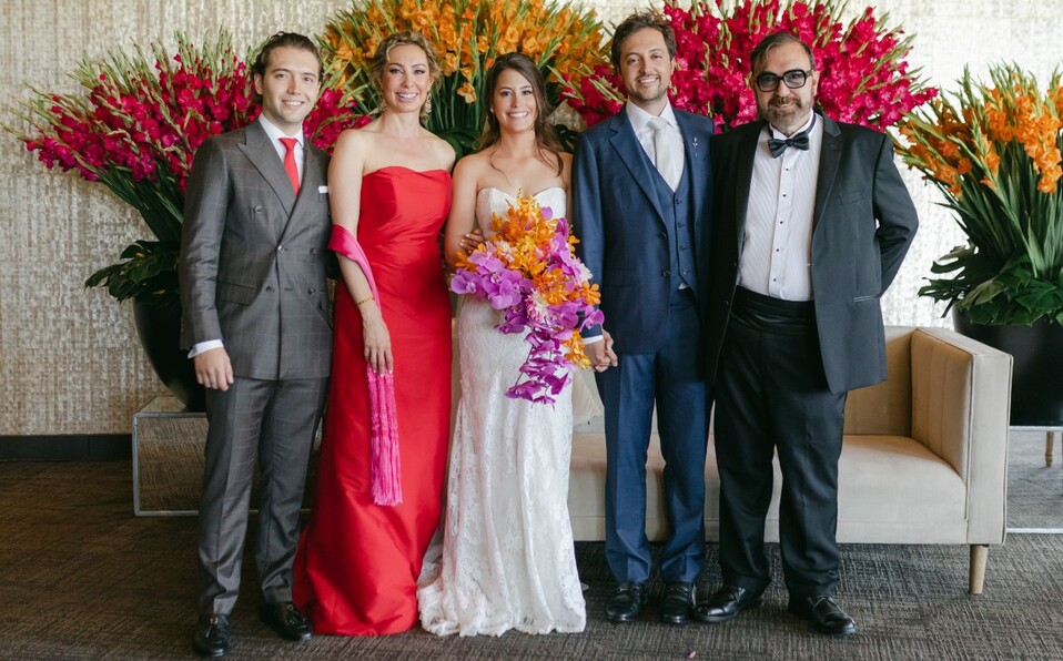 Familia del novio. Roberto Clariond, Beatriz Castañeda, los novios y José Gerardo Clariond / Foto: Meraki Weddings