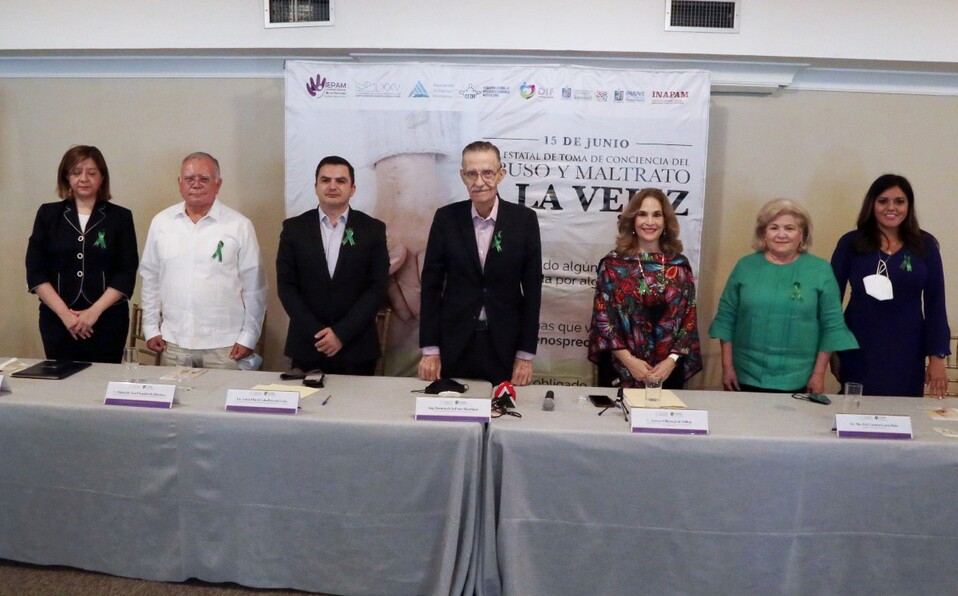 Dalia Ibarra, Azael Sepúlveda, Erick Mayel Caballero, Ramon De la Pe§a, Teresa Villarreal de Dillon, María del Carmen Garza e  Itzel Castillo Foto: Om