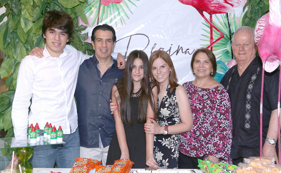 Jorge, Omar, Regina, Lupita, Guadalupe y Coco