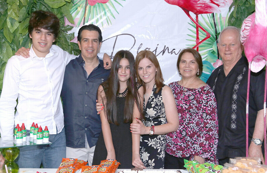 Jorge, Omar, Regina, Lupita, Guadalupe y Coco
