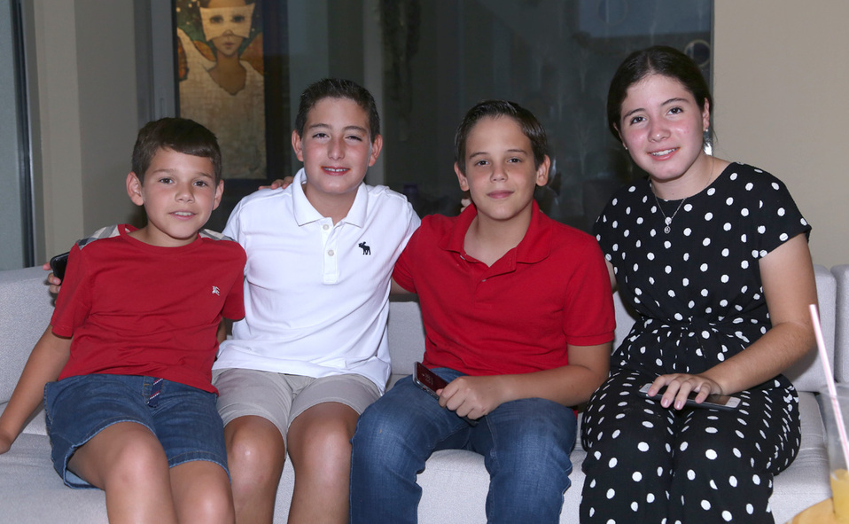 Pablo, Diego, Santiago y María